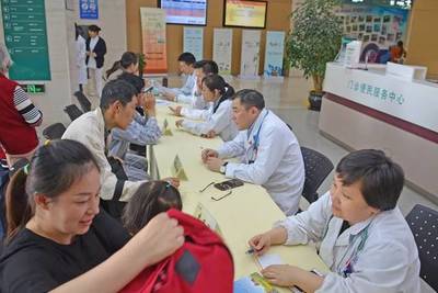 仁濟關愛 | 深化兩學一做，公益服務百姓——記一次健康咨詢服務活動